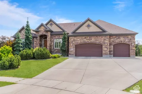 872 S Wellington Dr W, Kaysville, UT 84037
