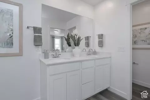 Bath - 126 E Clear Granite Way #103, Eagle Mountain, UT 84005 photo 2 of 4