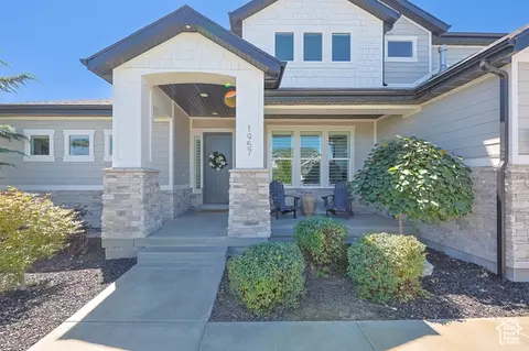 1957 W Nicholas Farm Ln, South Jordan, UT 84095