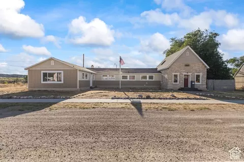 555 N State St, Mayfield, UT 84643