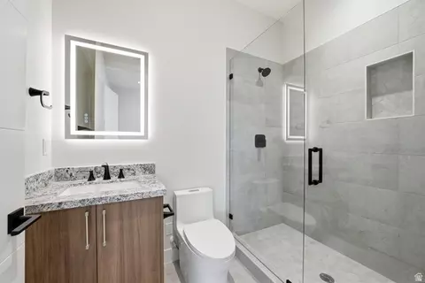 Bath - 10640 N Reflection Rdg #R6, Hideout, UT 84036 photo 3 of 8