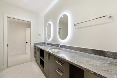 Bath - 10640 N Reflection Rdg #R6, Hideout, UT 84036 photo 8 of 8