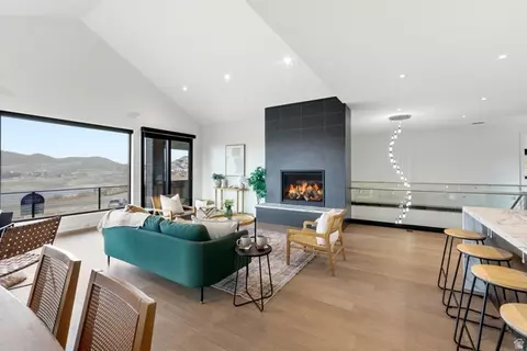 Living - 10640 N Reflection Rdg #R6, Hideout, UT 84036 photo 4 of 6