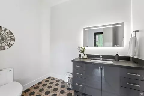 Bath - 10640 N Reflection Rdg #R6, Hideout, UT 84036 photo 1 of 8