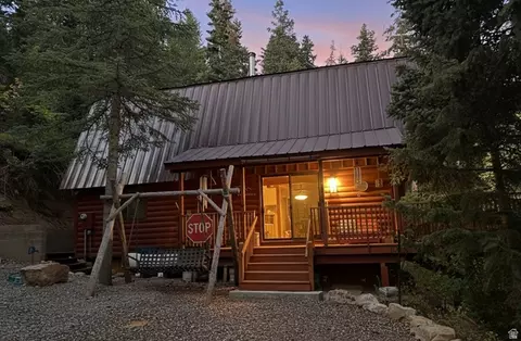 49 N Pine Creek Rd E, Mount Pleasant, UT 84647