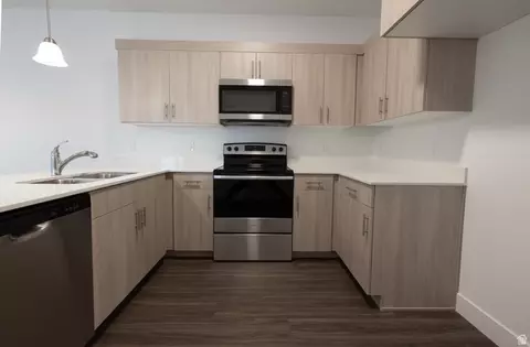 Kitchen - 4653 S Alder Dr #H302, Mapleton, UT 84664 photo 3 of 3