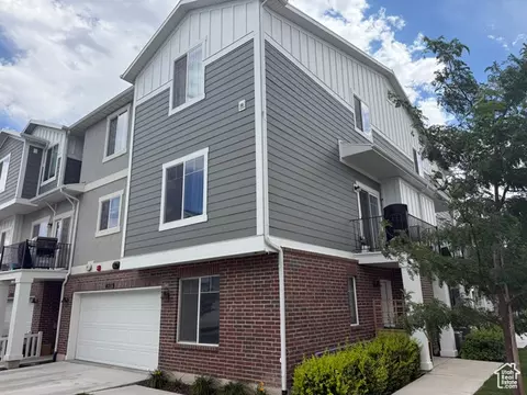 4219 W Millsite Park Ct, Riverton, UT 84096