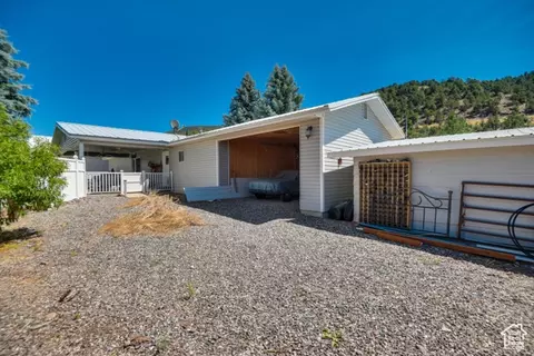 Exterior - 2373 E 190 Navajo Trl N, Beaver, UT 84713 photo 4 of 10