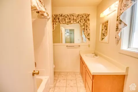 Bath - 2373 E 190 Navajo Trl N, Beaver, UT 84713 photo 1 of 3