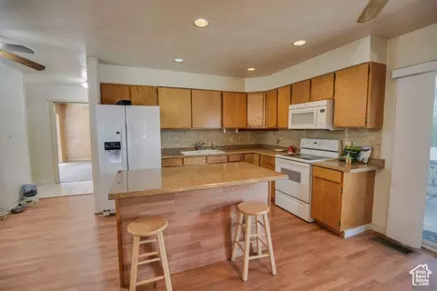 Kitchen - 2373 E 190 Navajo Trl N, Beaver, UT 84713 photo 1 of 2
