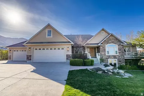 940 E Canyon Rd, Hyde Park, UT 84318