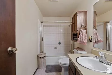 Bath - 40 S 100 E, Fillmore, UT 84631 photo 2 of 4