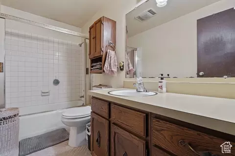 Bath - 40 S 100 E, Fillmore, UT 84631 photo 1 of 4