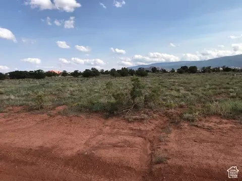 250 S River View Rd E, Torrey, UT 84775 photo 2