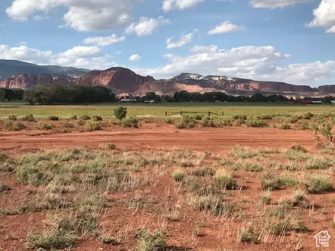 250 S River View Rd E, Torrey, UT 84775 photo 3