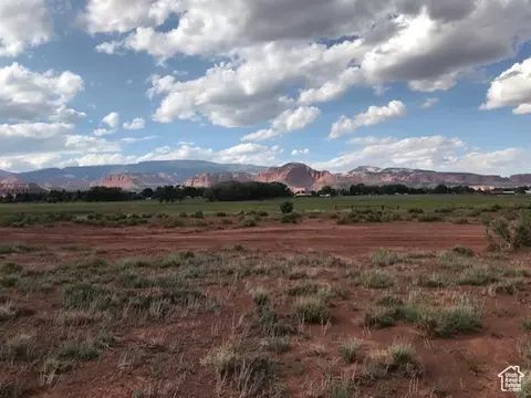 250 S River View Rd E, Torrey, UT 84775 photo 8