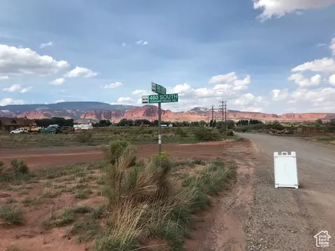 400 S River View Rd E, Torrey, UT 84775