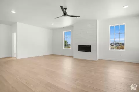 Living - 1631 W Century Ln #B, Mapleton, UT 84664 photo 2 of 5