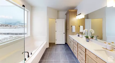 Bath - 1578 N 1350 E #12, Mapleton, UT 84664 photo 1 of 2