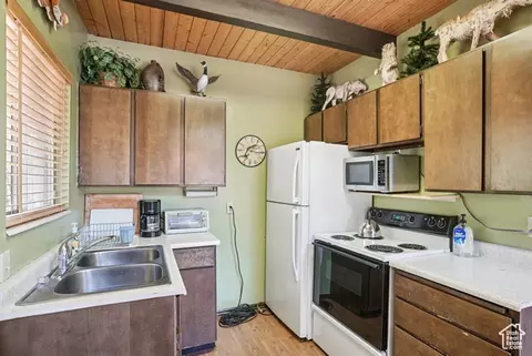Kitchen - 5518 E Ashley Dr, Oakley, UT 84055 photo 1 of 1