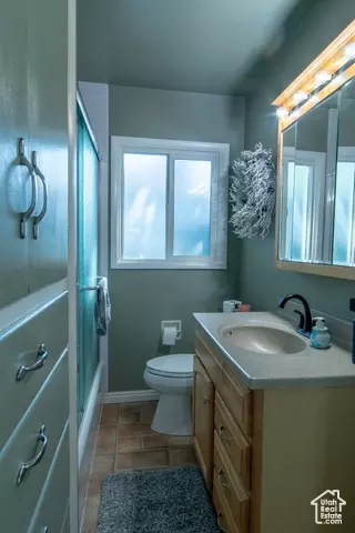 Bath - 665 E 400 S, River Heights, UT 84321 photo 1 of 2