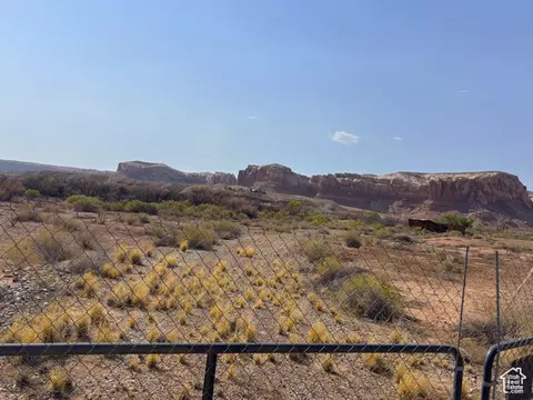 1 E Black Locust Ave, Bluff, UT 84512