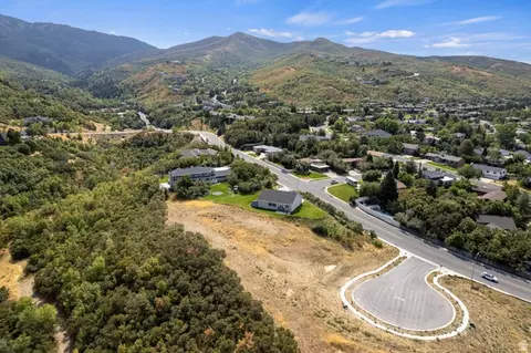1785 S 1450 E, Bountiful, UT 84010 photo 2