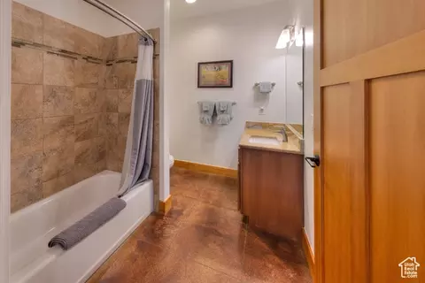 Bath - 57 E Center St #1, Moab, UT 84532 photo 2 of 3