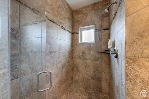 Bath - 57 E Center St #1, Moab, UT 84532 photo 3 of 3