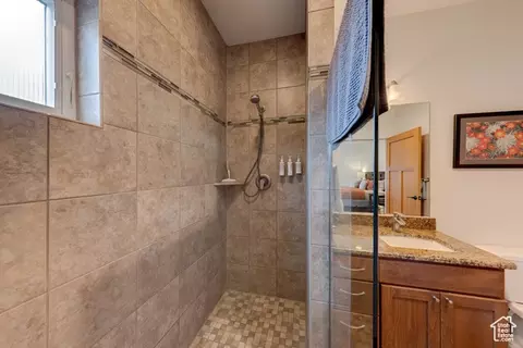 Bath - 57 E Center St #2, Moab, UT 84532 photo 3 of 3