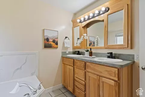 Bath - 454 S Jay St W, Kaysville, UT 84037 photo 1 of 4
