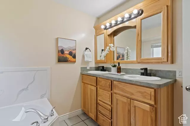 Bath - 454 S Jay St W, Kaysville, UT 84037 photo 1 of 4