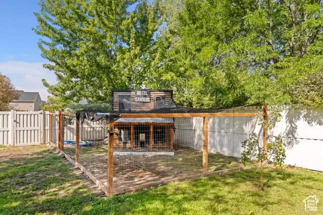 Exterior - 454 S Jay St W, Kaysville, UT 84037 photo 5 of 6