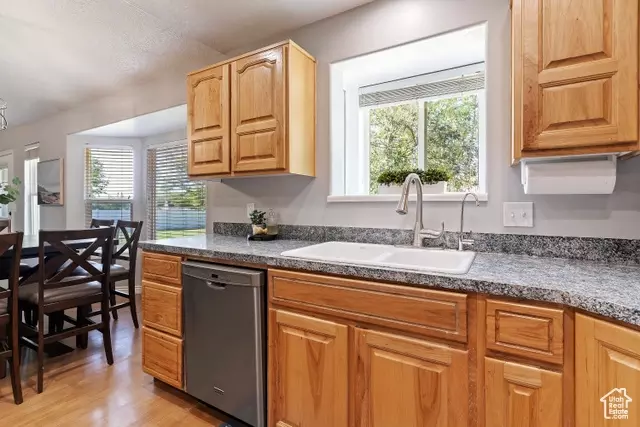 Kitchen - 454 S Jay St W, Kaysville, UT 84037 photo 2 of 3