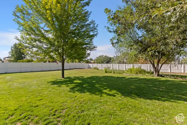 Exterior - 454 S Jay St W, Kaysville, UT 84037 photo 4 of 6