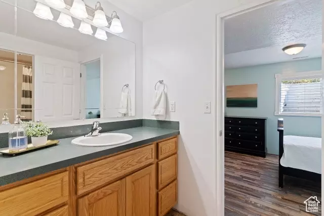 Bath - 454 S Jay St W, Kaysville, UT 84037 photo 3 of 4