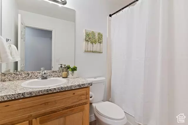 Bath - 454 S Jay St W, Kaysville, UT 84037 photo 2 of 4