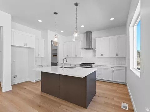 Kitchen - 18 S Crimson Way #304, Mapleton, UT 84664 photo 1 of 1