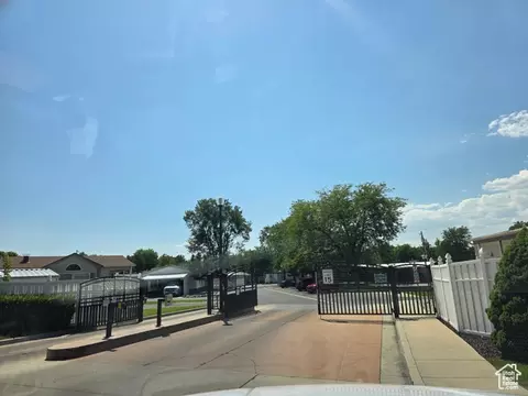 296 E Nashue St S #112, Murray, UT 84107 photo 2
