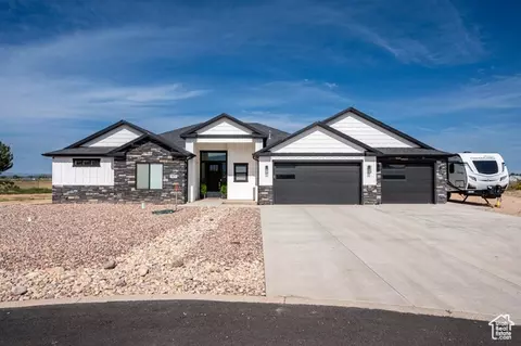 3977 N Monarch Dr, Cedar City, UT 84721