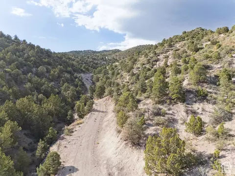 Undisclosed, New Harmony, UT 84757 photo 5
