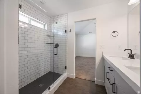 Bath - 4695 E Breezy Patch Rd, Eagle Mountain, UT 84005 photo 6 of 8