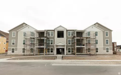 709 W 4500 S #N301, Mapleton, UT 84664