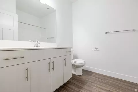 Bath - 709 W 4500 S #N301, Mapleton, UT 84664 photo 2 of 2