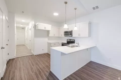 Kitchen - 709 W 4500 S #N301, Mapleton, UT 84664 photo 2 of 3