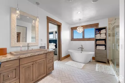 Bath - 382 E Heritage Dr, Alpine, UT 84004 photo 1 of 7