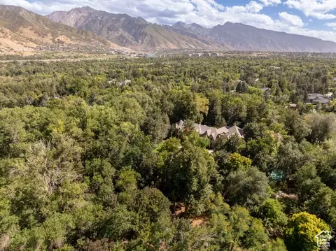 2318 E Walker Ln, Holladay, UT 84117