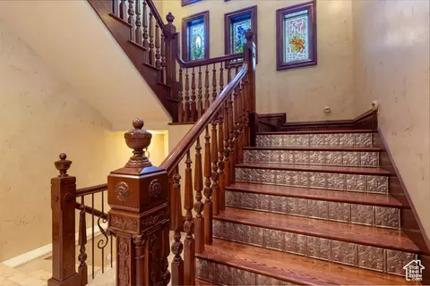 Entry Way - 2318 E Walker Ln, Holladay, UT 84117 photo 4 of 5