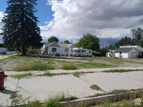 298 S 5th E, Price, UT 84501 photo 2