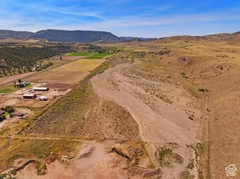 Undisclosed, Enterprise, UT 84725 photo 4